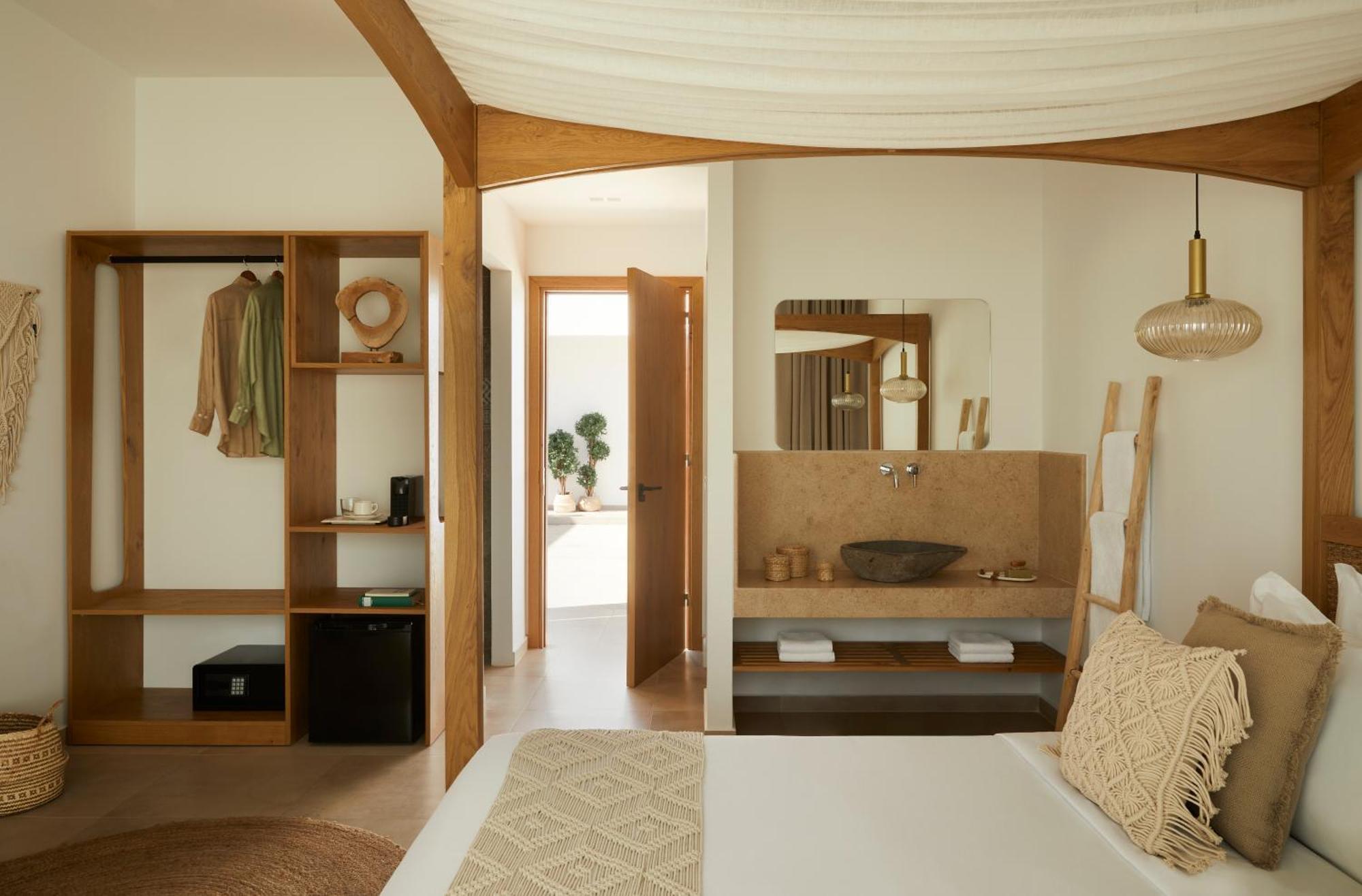 Absolute Kiotari Hotel