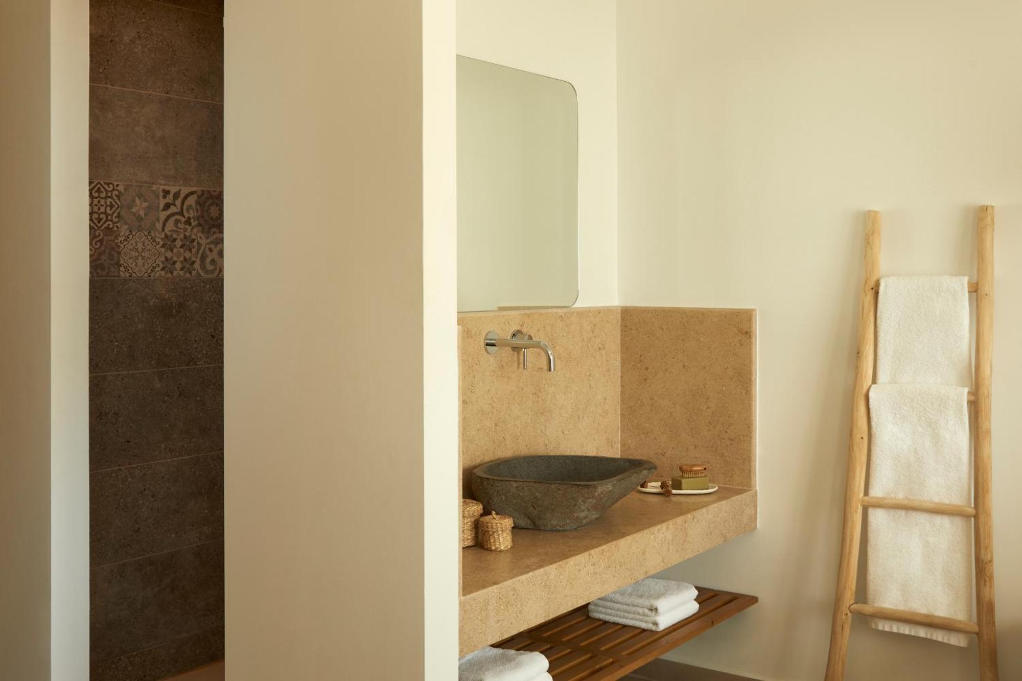 Absolute Kiotari Hotel 4*